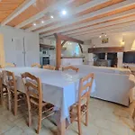 Le Moutat-l'etable Nyaraló