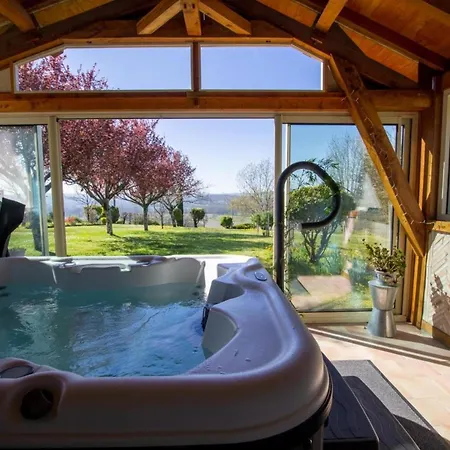 Le Moutat-l'etable Дом отдыха *