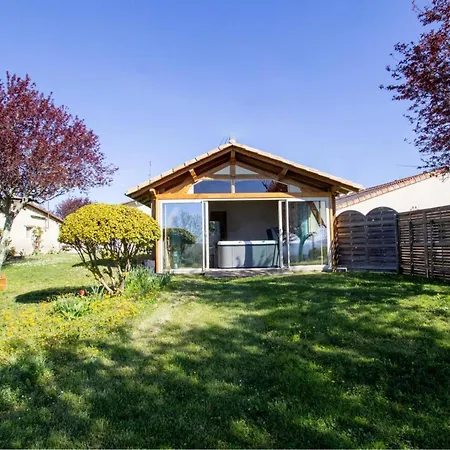 Le Moutat-l'etable Дом отдыха *